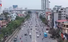 Hà Nội: Đường Giải Phóng được thay dải phân cách và hàng rào mới