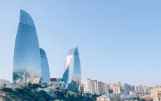 Khám phá “thành phố của gió” Baku bên bờ biển Caspi