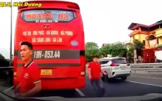 Triệu tập tài xế dừng xe khách giữa quốc lộ, chặn ô tô con vì vượt không thành