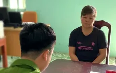 Khởi tố phụ nữ cắn CSGT phải khâu 12 mũi