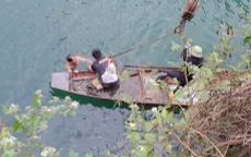 Xác định danh tính thi thể trong xe ô tô chìm dưới lòng hồ sông Đà (Hoà Bình)