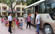 Từ 1/1/2025, xe ô tô kinh doanh chở trẻ em mầm non, học sinh phải sơn màu vàng đậm