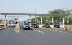 Sân bay Nội Bài chính thức thu phí không dừng tất cả các làn ôtô ra, vào