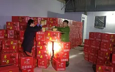 Bắc Giang: Khám xét khẩn cấp kho hàng, công an phát hiện 10 tấn pháo