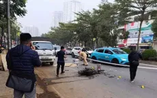 Hà Nội: Xe mô tô va chạm xe đầu kéo, 1 người tử vong