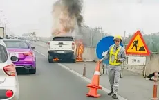 Cháy ô tô bán tải trên cao tốc TP Hồ Chí Minh - Dầu Giây