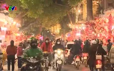 Nhộn nhịp không khí Tết trên các tuyến phố Hà Nội
