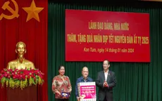 Phó Chủ tịch Quốc hội Trần Quang Phương thăm, tặng quà Tết tại Kon Tum