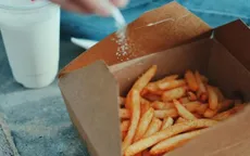 5 loại thực phẩm bác sĩ nói không bao giờ nên ăn