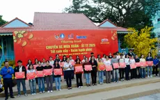 "Chuyến xe mùa xuân" đưa hơn 2.000 sinh viên, người lao động về quê đón Tết miễn phí
