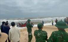 Kịp thời cứu 3 ngư dân gặp nạn trên biển