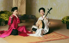 Phí Linh - Hồng Nhung hoá tố nữ, mặc áo ngũ thân du xuân