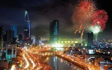 Hôm nay 29 Tết: Những lưu ý khi xem bắn pháo hoa đón giao thừa Tết Ất Tỵ tại TP Hồ Chí Minh