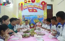 Mâm cơm cuối năm nơi đảo tiền tiêu ở Trường Sa