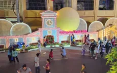 TP Hồ Chí Minh mua hoa tặng những gia đình khó khăn