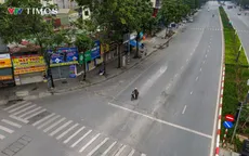 Phố phường Hà Nội yên bình và vắng lặng sáng mùng 1 Tết