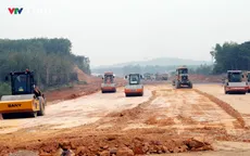 Thi công xuyên Tết sớm hoàn thành cao tốc Bắc Nam
