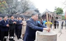 Tổng Bí thư Tô Lâm dâng hương tại Khu Di tích Quốc gia đặc biệt Cố đô Hoa Lư
