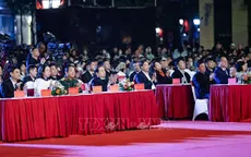Chủ tịch Quốc hội Trần Thanh Mẫn dự chương trình nghệ thuật “95 năm - Ánh sáng soi đường”