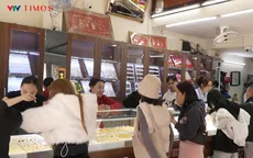 Người dân nhộn nhịp đi mua vàng nhân ngày vía Thần Tài