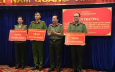 Bình Dương: Khen thưởng ban chuyên án triệt xóa đường dây tội phạm công nghệ cao