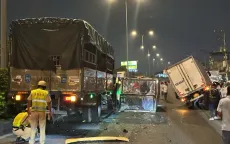 TP Hồ Chí Minh: Tai nạn liên hoàn, nhiều xe tải nằm ngổn ngang trên đường
