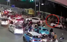 Hà Nội: CSGT "chạy đua với tử thần" cứu cháu bé bị sốt cao, co giật