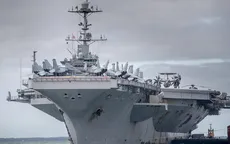 Tàu sân bay của Hải quân Mỹ va chạm với tàu buôn gần kênh đào Suez