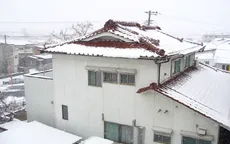 Cuộc sống người dân Nhật Bản đảo lộn vì bão tuyết