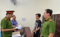 Bắt tạm giam kẻ trêu ghẹo cô gái, đập phá cửa quán ăn tại TP Hồ Chí Minh