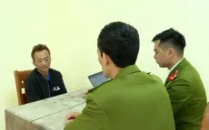 Vĩnh Phúc: Bắt giữ tài xế điều khiển ô tô kéo lê xe máy trên đường