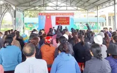 Quảng Bình: Một số phụ huynh đưa con đi học sau khi điểm trường được cam kết xây dựng