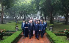 Thủ tướng Phạm Minh Chính và Thủ tướng New Zealand thăm Văn Miếu - Quốc Tử Giám