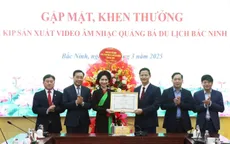 Ra mắt MV về Bắc Ninh, Hoà Minzy được nhận bằng khen