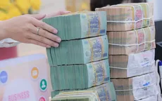 Lãi suất tiết kiệm giảm nhanh