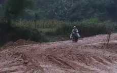 Người dân chật vật đi lại do công trình thi công dang dở