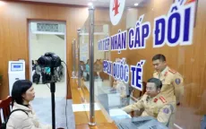 Khi đang chờ cấp, đổi giấy phép lái xe có được tham gia giao thông không?