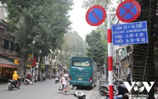 Phố cổ thông thoáng khi cấm xe trên 16 chỗ giờ cao điểm