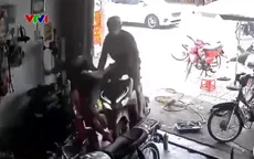 Xe máy không làm chủ tốc độ gây tai nạn