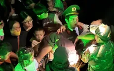 Đắk Lắk: Cán bộ công an cứu người phụ nữ mang thai bị ngất xỉu ra khỏi đám đông