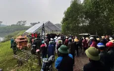Đi đưa tang anh trai, em trai bị xe tang cán tử vong