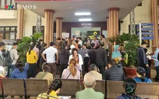 Đi từ sáng sớm để được bốc số làm hồ sơ đất đai do có thông tin sáp nhập