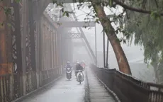 Phía Đông Bắc Bộ và Thủ đô Hà Nội sáng có mưa và sương mù