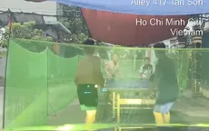 Xác minh nhóm người ngang nhiên dùng lưới chặn đường để chơi bóng bàn
