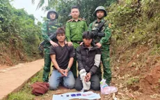 Bắt hai đối tượng vượt biên sang Lào mua ma tuý