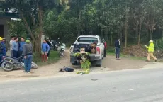 Tông vào xe bán tải, 2 học sinh lớp 11 ở Nghệ An thương vong