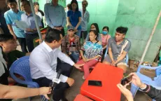 Chủ tịch UBND TP Hồ Chí Minh thăm hỏi gia đình có người thân tử vong trong vụ cháy ở Xóm Củi