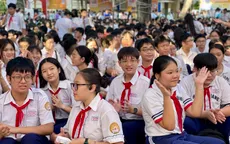 Thi vào lớp 10 ở TP Hồ Chí Minh, nhiều phụ huynh và học sinh muốn chọn trường gần nhà