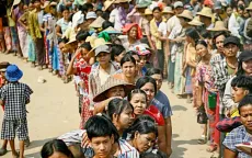 Myanmar đối mặt với thảm họa kép sau động đất
