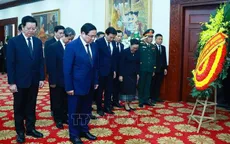 Thủ tướng Phạm Minh Chính viếng đồng chí Khamtay Siphandone